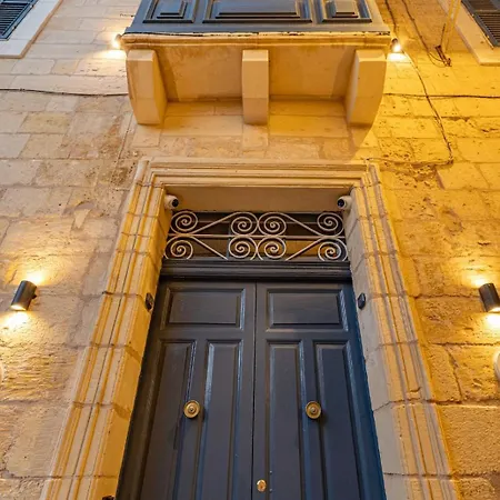 Authentic Maltese Boutique With Rooftop Pool - Moon Townhouse - Iconic Views Of Valletta And Grand Harbour