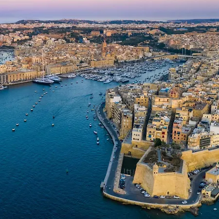 Authentic Maltese Boutique With Rooftop Pool - Moon Townhouse - Iconic Views Of Valletta And Grand Harbour *
