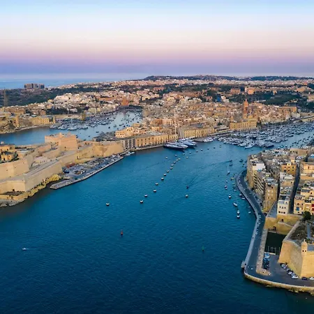 Authentic Maltese Boutique With Rooftop Pool - Moon Townhouse - Iconic Views Of Valletta And Grand Harbour *