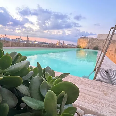 Authentic Maltese Boutique With Rooftop Pool - Moon Townhouse - Iconic Views Of Valletta And Grand Harbour Dom wakacyjny *