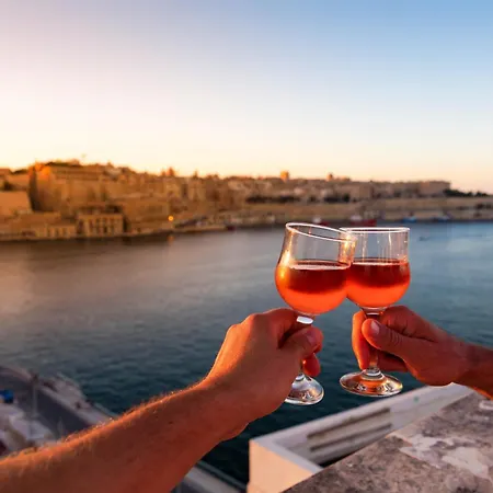 Authentic Maltese Boutique With Rooftop Pool - Moon Townhouse Cospicua