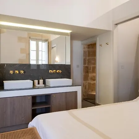 Authentic Maltese Boutique With Rooftop Pool - Moon Townhouse - Iconic Views Of Valletta And Grand Harbour