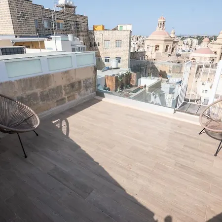 Authentic Maltese Boutique With Rooftop Pool - Moon Townhouse בית נופש