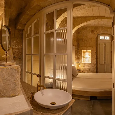 Authentic Maltese Boutique With Rooftop Pool - Moon Townhouse *