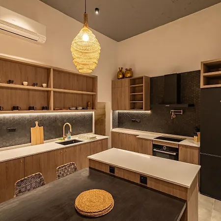 Nyaraló Authentic Maltese Boutique With Rooftop Pool - Moon Townhouse - Iconic Views Of Valletta And Grand Harbour Cospicua