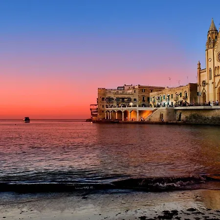 Authentic Maltese Boutique With Rooftop Pool - Moon Townhouse Holiday home *