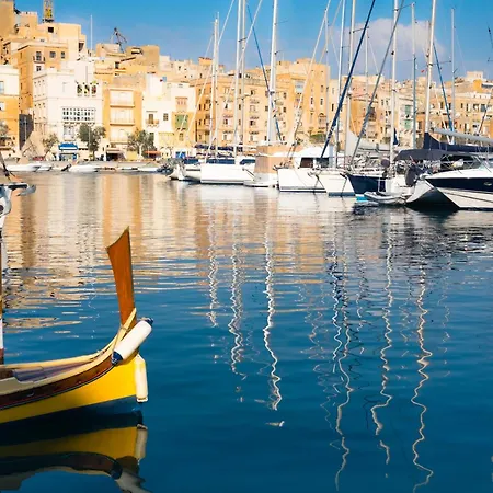 Holiday home Authentic Maltese Boutique With Rooftop Pool - Moon Townhouse