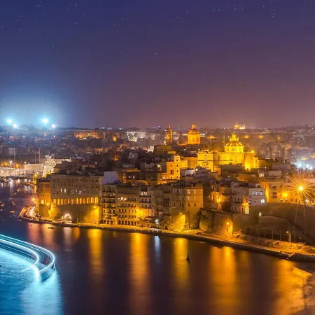 Authentic Maltese Boutique With Rooftop Pool - Moon Townhouse