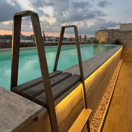 Authentic Maltese Boutique With Rooftop Pool - Moon Townhouse Cospicua