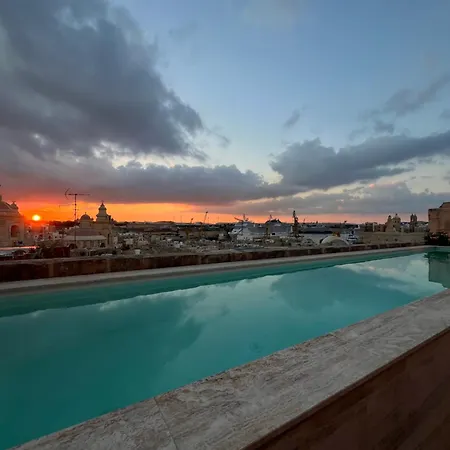 Authentic Maltese Boutique With Rooftop Pool - Moon Townhouse *