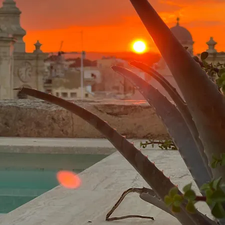 Authentic Maltese Boutique With Rooftop Pool - Moon Townhouse Дом отдыха