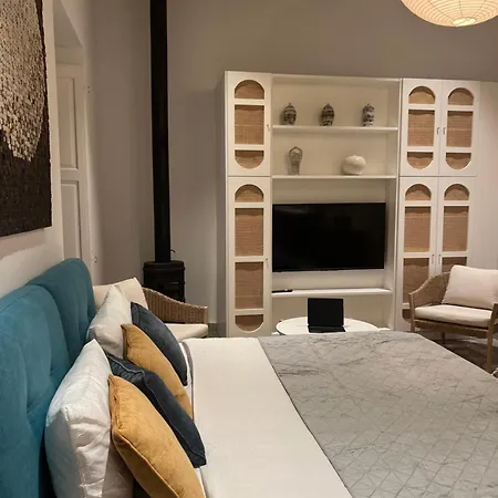 Authentic Maltese Boutique With Rooftop Pool - Moon Townhouse