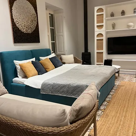 Authentic Maltese Boutique With Rooftop Pool - Moon Townhouse * Cospicua