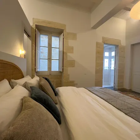Authentic Maltese Boutique With Rooftop Pool - Moon Townhouse Holiday home Cospicua